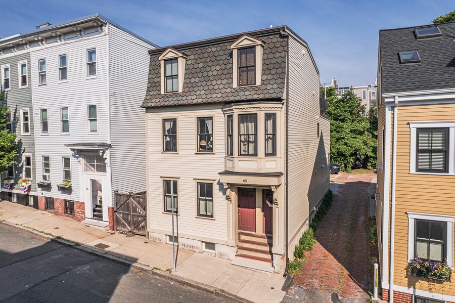 65 Green Street Charlestown &mdash; managed property exterior